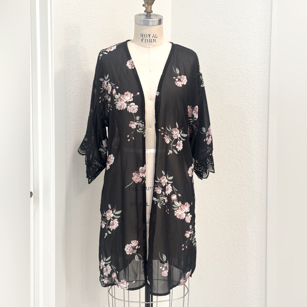 Sheer vintage-style black and pink rose open front kimono wrap size Small